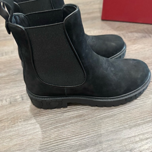 Salvatore Ferragamo Varsi Gancini Logo Chelsea Black Suede Leather Combat Boots - Picture 5 of 13